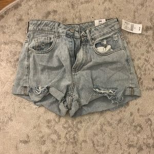 Pacing Jean shorts